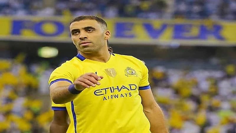 انتقاد عضو النصر بعد تقديمه مكافأة لـ"حمدالله"