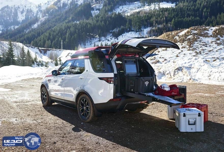 بالصور.. جاكوار تطلق سيارة يمكنها إطلاق طائرة بدون طيار