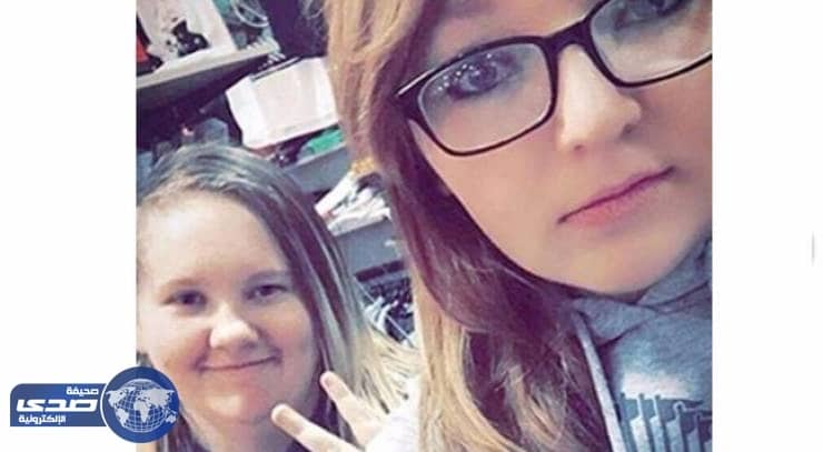 بالصورة.. فتاة تٌطلق النار على رأس والدتها وتذهب لتتناول الطعام
