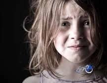 عاملان يعذبان مسنة للسخرية منها