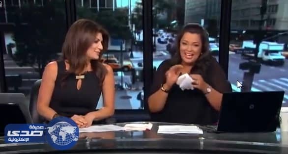 بالفيديو..نوبة ضحك هستيري لمذيعتين  على الهواء مباشرة  بسبب  حصان