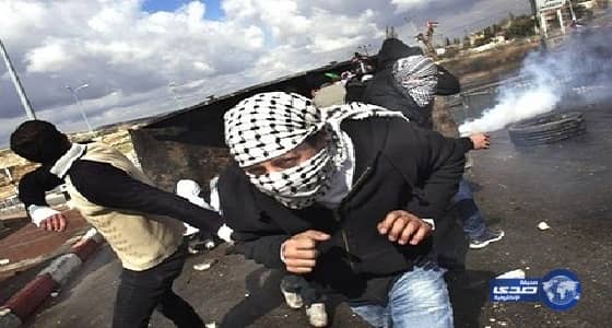 الإحتلال الإسرائيلى يقمع مسيرة للفلسطينيين ,, وإصابة العشرات بإختناقات