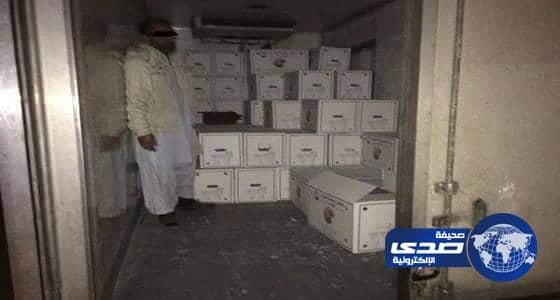 بالصور..مصادرة كميات من البيض الفاسد مخزنة في سكن عمالة بحائل