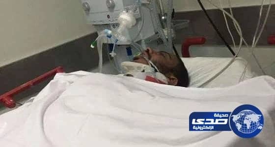 بالصور..حفرة عميقة بطريق التخصصي  تتسبب في دخول شاب العناية المركزة