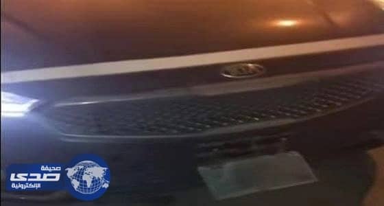 بالفيديو .. أمن الطرق يضبط سيارة تستخدم تقنية لإخفاء لوحة السيارة