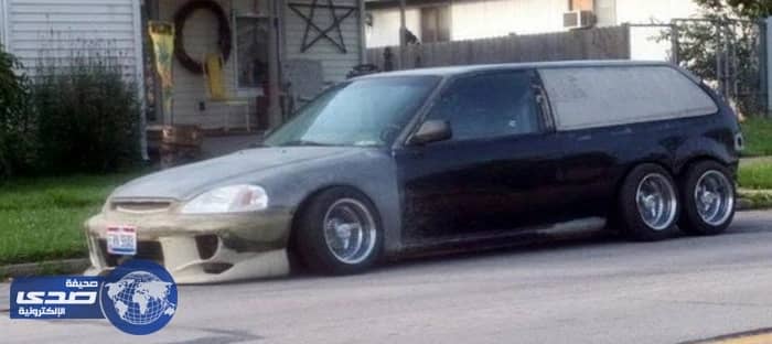 صورة غريبة لهوندا سيفيك واجن بست عجلات