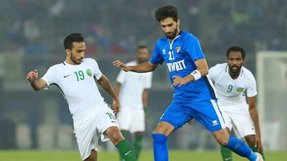 بعد فوز " الأخضر " .. الإعلاميون يسخرون من رد فعل " مبارك "