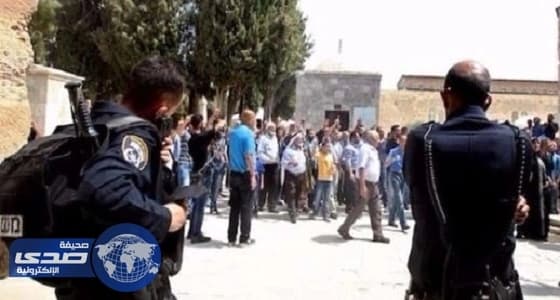 جرافات الاحتلال تهدم ثلاثة منازل لفلسطينيين