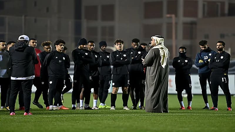 البلطان يحضر الحصة التدريبية الأخيرة للشباب قبل مواجهة الأهلي 