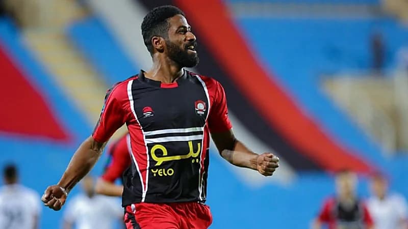 شاهد .. رد فعل "بيريرا" على مُشجع هلالي قاله له "نبي آسيا"