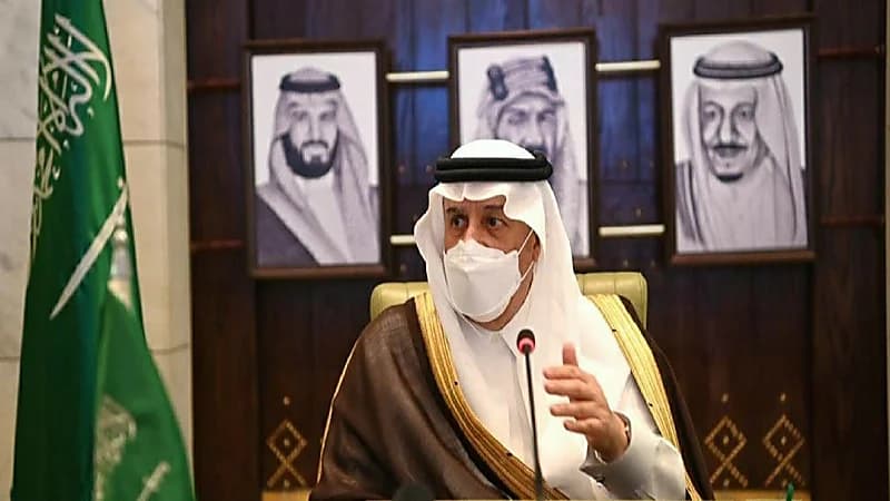 شاهد.. لحظة افتتاح أمير الرياض جسر تقاطع طريقي عرفات والعزيزية