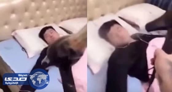 بالفيديو.. زوجة تنتقم من زوجها المدخن بمقلب خطير