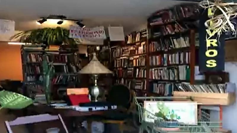 بالفيديو .. مكتبة صغيرة تجعل مواطن يحصد جائزة في البرازيل