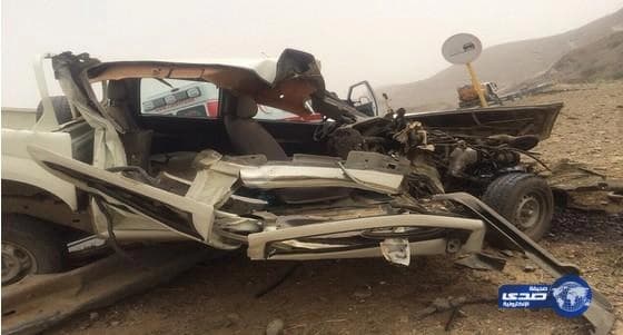 فيديو مٌحرج لمذيعة تسقط من فوق الكرسي على الهواء