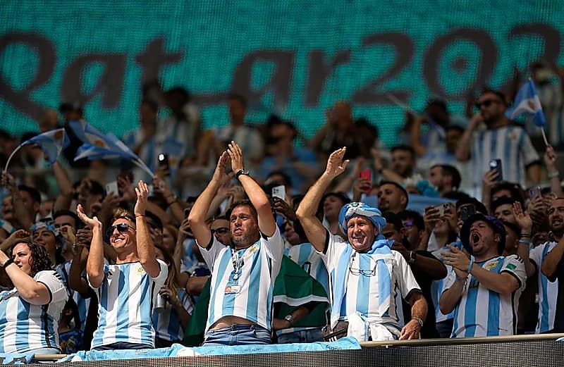 بالفيديو.. العويران يمازح تركي آل الشيخ ..والاخير يصدمه
