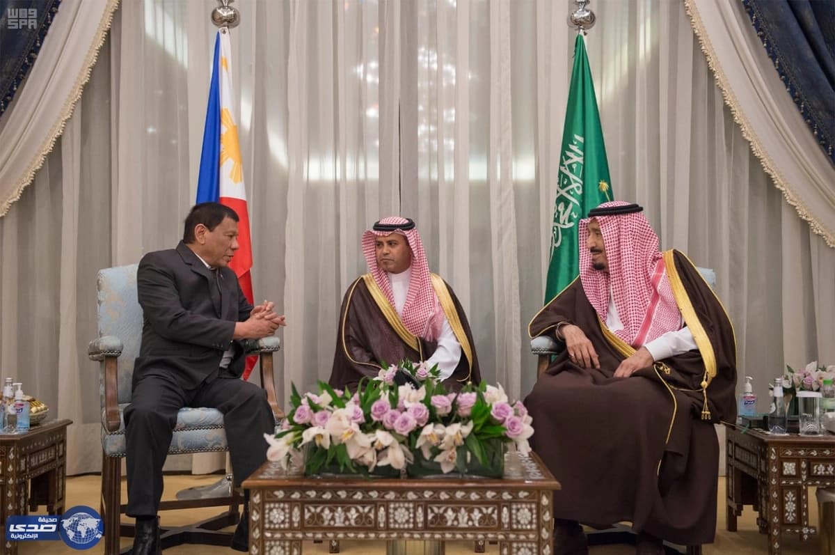خادم الحرمين يستقبل رئيس جمهورية الفلبين ويقيم مأدبة غداء تكريما له