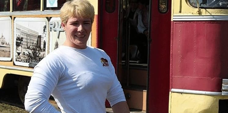 بالفيديو..سائق روسي يعترض طريق اقوى إمرأة في سيبيريا .. فكانت النتيجة !