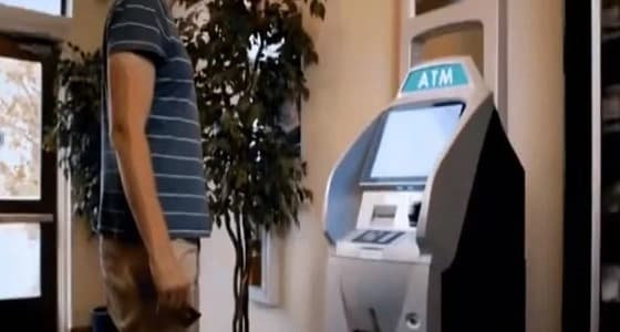بالفيديو.. مراحل عمل ماكينة الصراف الآلي