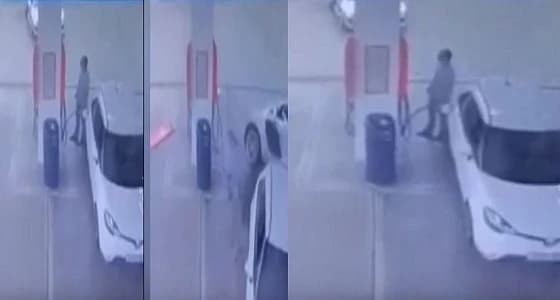 بالفيديو.. سيدة تفقد السيطرة على سيارتها وتطير فوق أخرى