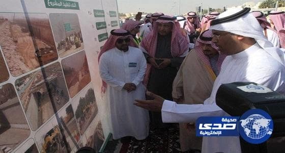 بالصور .. أمير الرياض يدشن عددا من مشروعات الطرق بالمدينة
