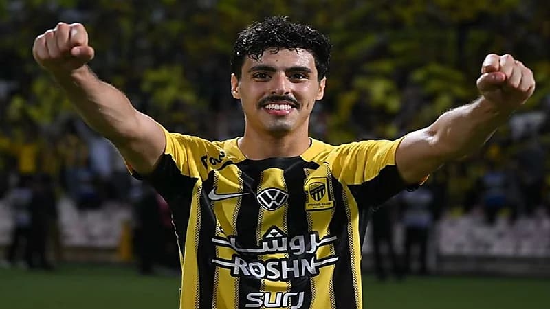 مدافع الاتحاد: الـ7 نقاط لا تكفينا نطمح لـ10 نقاط فارق عن الهلال