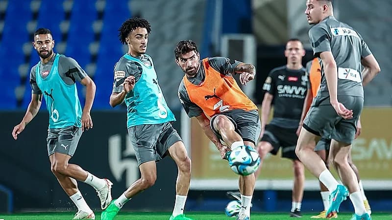 الهلال يبدأ الفحوصات الطبية تأهبًا لإنطلاق الموسم الجديد .. فيديو