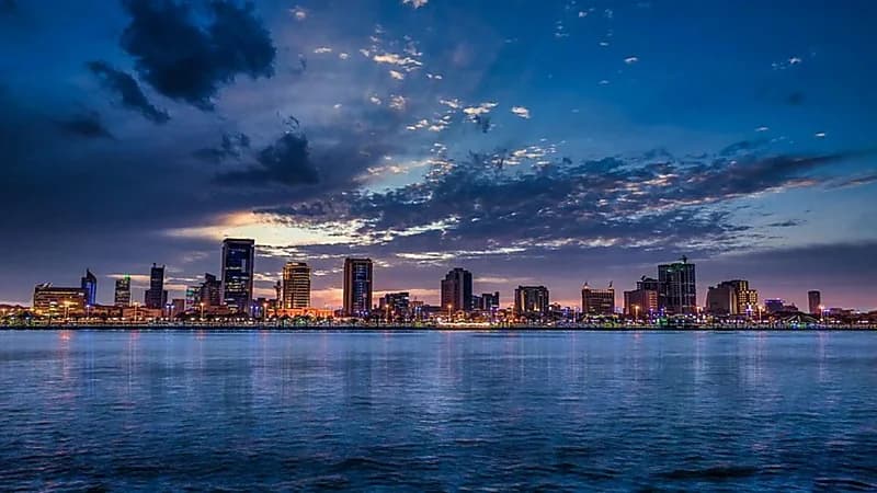 بالصور.. رد قاسي من المواطنين على تجاوز شربل وهبة