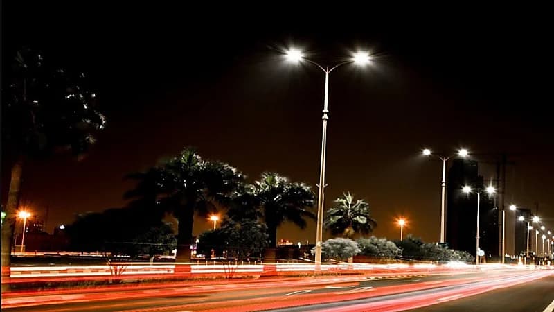 النقل تستكمل المرحلة الأولى من مشروع استبدال مصابيح الإنارة بمصابيح LED