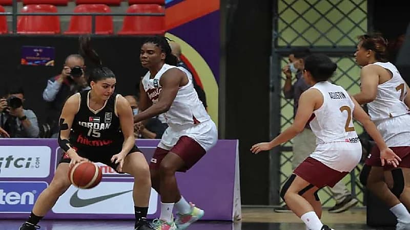 لاعبات كرة السلة في الأردن يثرن الجدل بصورة جريئة