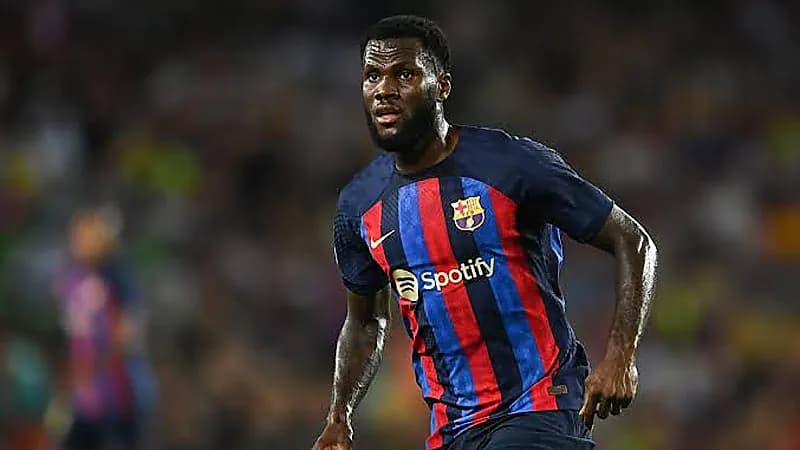 فرانك كيسيه يودّع لاعبي برشلونة قبل انضمامه للنادي الأهلي .. فيديو