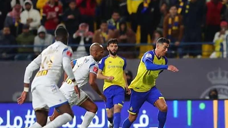 محمد فودة يكشف خطأ تحكيمي فادح في مباراة النصر والتعاون .. فيديو