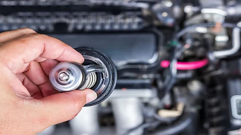 أهمية بلف الحرارة في سيارتك وعلامات تلفه