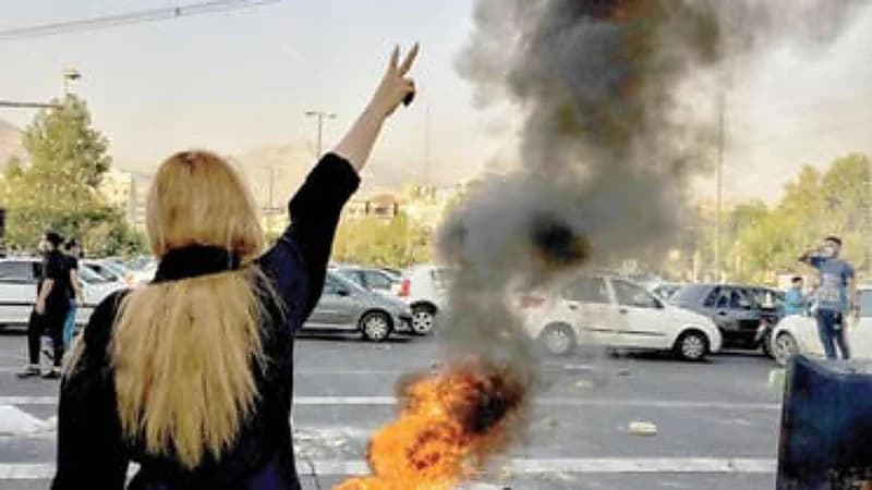 "الملالي" ينشر كاميرات مراقبة أمنية بشوارع إيران لمراقبة زي النساء