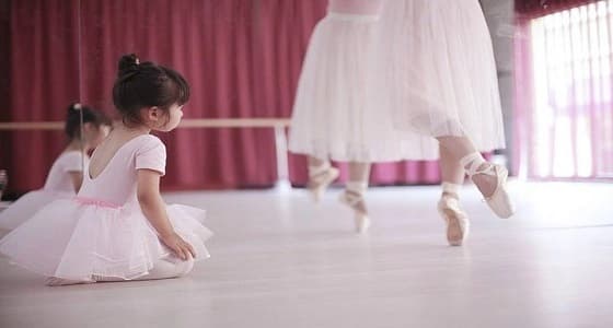 رقصة تتسبب في شلل طفلة