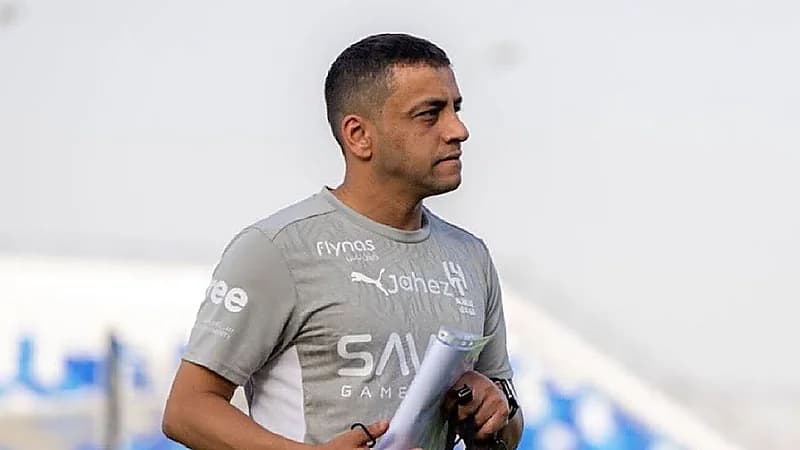 عودة الشلهوب لقيادة تدريبات الهلال تشعل الجدل بين الجماهير