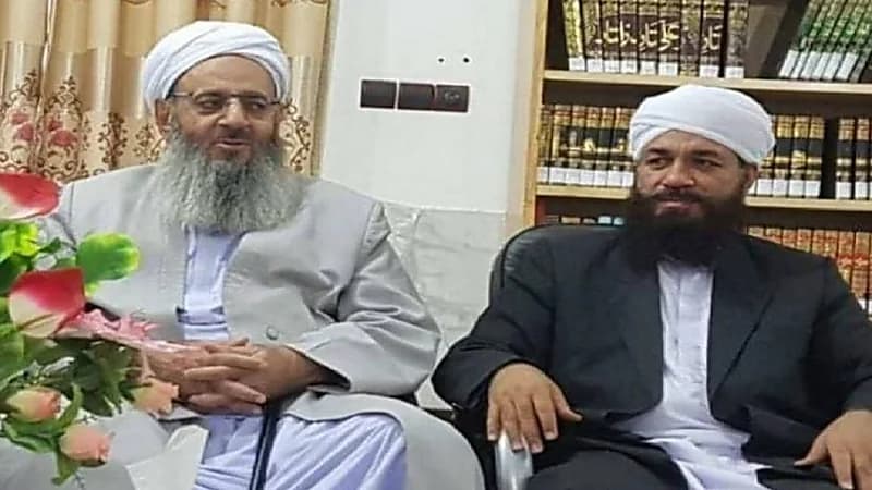 "الملالي" يعتقل مقربا من إمام أهل السنة في زهدان بسبب المظاهرات