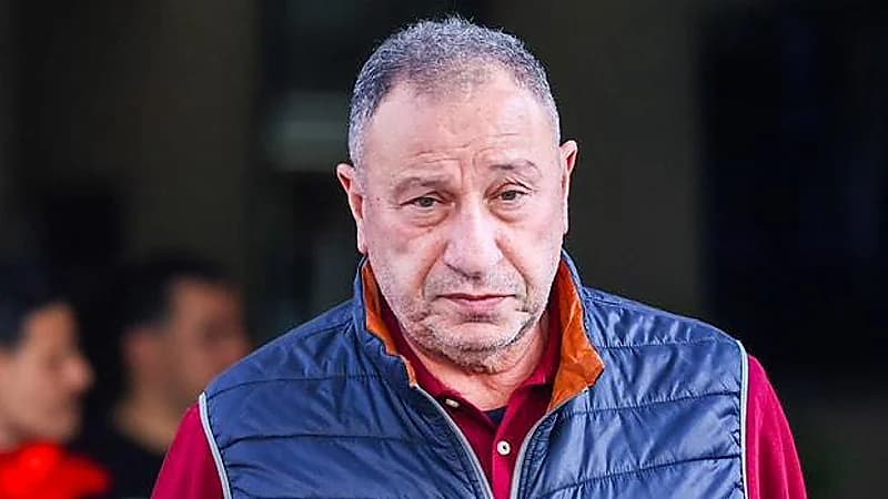 الخطيب يحذر لاعبي الأهلي: مفيش عندي نجوم والمقصر سيستبعد في يناير