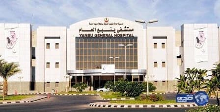 شاب يتقن 4 لغات ويعمل بائع على أحد أرصفة تبوك