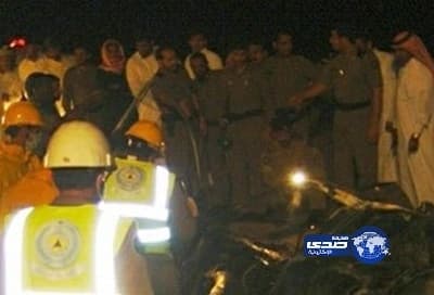 تفحم شخصين وإصابة 12 آخرين في حادث مروري مروع 