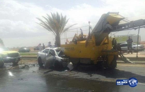احتجاز شاب بعد تصادم سيارته بمعدة نظافة في تبوك