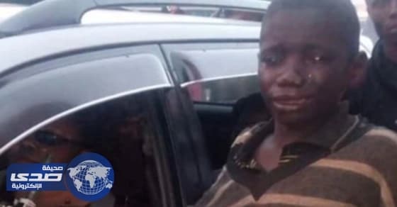 بالفيديو.. طفل متشرد ذهب لأخذ صدقة فأنفجر باكياً.. والسبب!