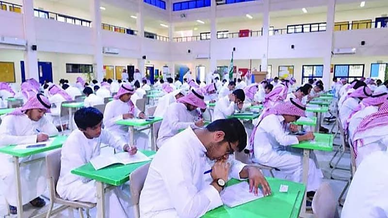 44 طالبًا وطالبة يحصلون على 100٪ في اختبارات قياس بالرياض .. فيديو