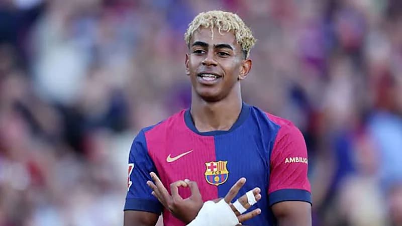 رد فعل لامين يامال بعد غضب والدته منه