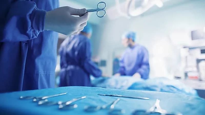 فريق طبي ينقذ معتمرًا من جلطة دماغية بمكة المكرمة