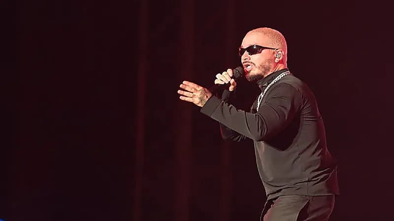 بالصور.. موسم جدة يشهد ليلة غنائية عالمية مع بالفين ونجوم الـDJ