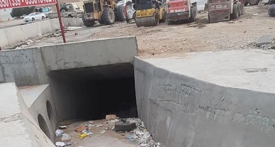 بالصور.. حملات ميدانية للتأكد من سلامة مجاري السيول بالرياض
