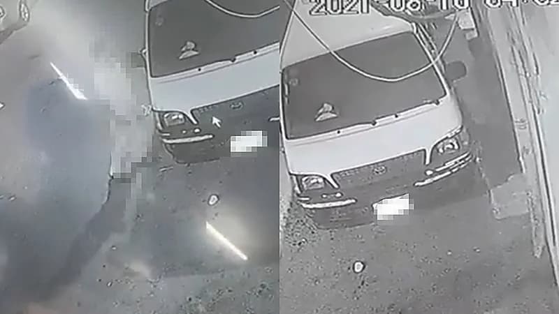 شاهد.. لحظة قيام لص بسرقة بضائع وأموال من سيارة متوقفة بالرياض