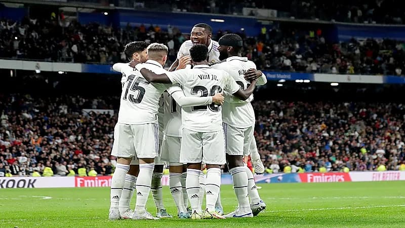 ريال مدريد يتخطى إشبيلية بثلاثية