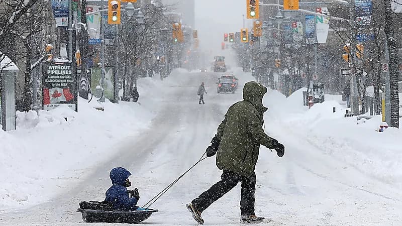 انقطاع الكهرباء عن أكثر من مليون شخص بسبب العواصف الثلجية الشديدة