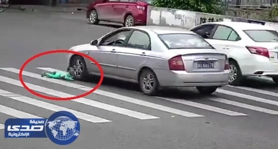 بالفيديو.. طفل صينى ينجو من الموت